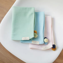 Cargar imagen en el visor de la galería, Soft pink + pompom